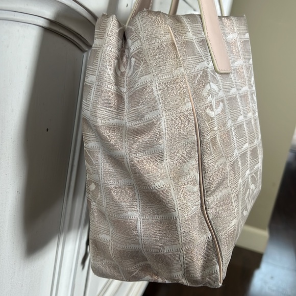 Authentic CHANEL TRAVEL LINE Tote - Picture 4 of 17